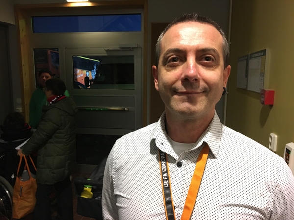 Rafael flyttade fr Spanien t Sverige för 14 år sedan - han är lärare i Krokom o bor i Offerdal. Dessa dagar jobbar han som tolk hos ÖFK