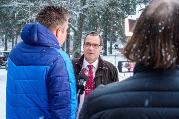Försvararen Bo Karlsson kommer att driva sitt försvar med att det kan finnas en okänd gärningsman. 
- Det hände ju i samband med Råbomordet, så varför ska det inte kunna hända här, säger Bo Karlsson till SVT. 
Han medger att förhållandet mellan Tove och expojkvännen var stormigt. 
- Bara för att det förekommer våld så behöver inte det leda till mord som åklagaren påstår, säger han.