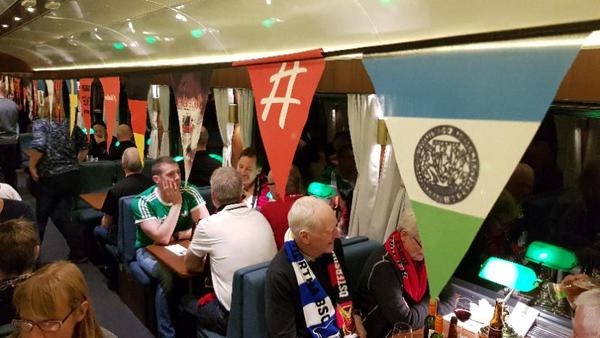 Bland annat Jämtlands, Tysklands och ÖFKs färger på vimplarna.