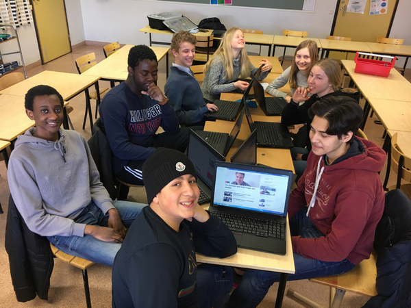 Eleverna i årskurs åtta på Gottsunda skolan har många frågor.