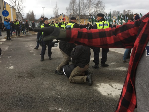 Tumult vid NMR:s demonstrationståg