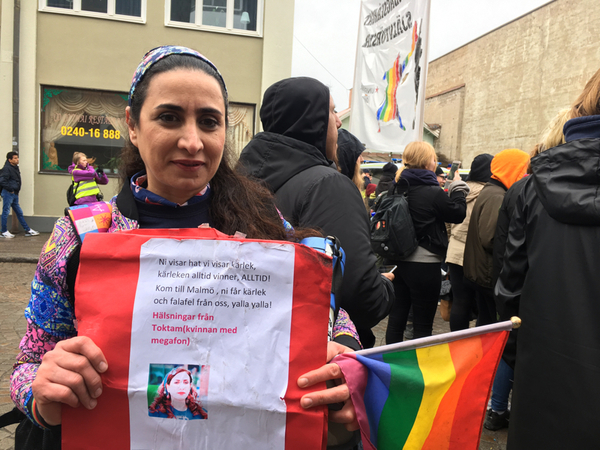 Toktam jahangiry, aktiv i Fi: ”Jag har kommit hit för att visa att vi är många. De är få. Jag har kört hela vägen från Malmö. Det är inte acceptabelt att de är på våra gator.”