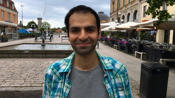 - Jag tycker det mesta här i stan är bra. Det skulle vara Blekingetrafiken då, det är trångt på bussarna och de är ofta försenade. Det hade kunnat bli bättre, säger Masoud Nazarahari.