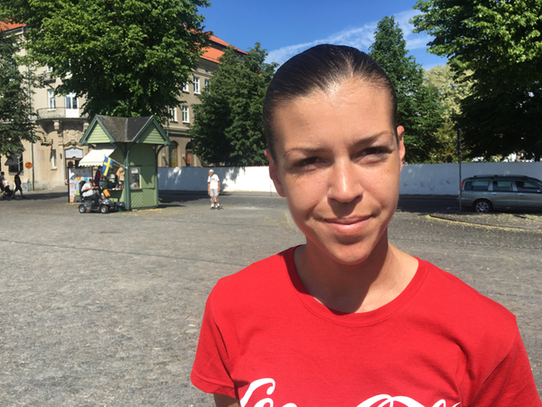 Anna Carlsson tycker att politikerna borde satsa mer på aktiviteter för ungdomar.
