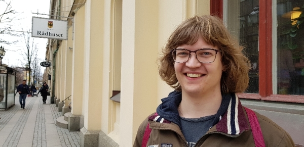 - Jag tror att integrationen kommer bli den största frågan, men det känns inte som att det finns någon lösning i nuläget. Personligen tycker jag att lärarlönerna borde höjas. Det är fortfarande lärarbrist och jag tror höjda löner är en lösning. Men det kommer nog ta tid, säger Andreas Wendelsson.