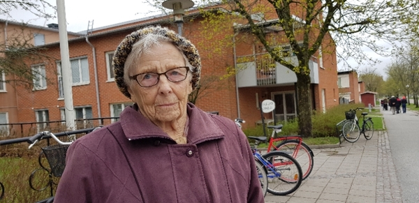 Barbro Krona bor i Vivalla.
- För mig är det viktigast att man får vara frisk och att man som gammal får en bra bostad. Att få till bostäder är det viktigaste, säger hon.