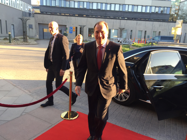 Sist av partiledarna anländer statsminister Stefan Löfven (S)