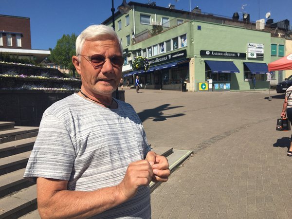 Lennart Jonsson vill se mer medmänsklighet i samhället. 
- Det finns alldeles för många egoister. 
