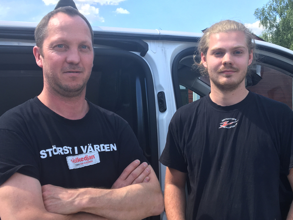 Stefan Johansson och Kristoffer Andersson tycker att ett badhus i kommunen vore bra. 
- Om man inte kan simma får man inte godkänt idrott, förklarar Kristoffer. 
- Idag får barnen åka buss till Filipstad och Karlskoga för att få simundervisning. Det blir långa resor och lite tid för simning, konstaterar Stefan.