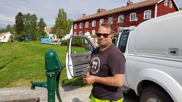 - Idrottshallen behöver renoveras, men det har de ju börjat med nu. Annars tycker jag att det är bra som det är, det är en bra kommun att bo i, säger Patrick Boström.