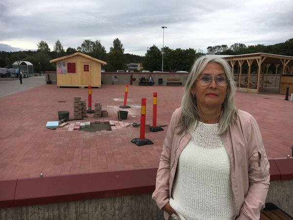 Liliann Andersson tycker att attityden till industrin bland de unga har förändrats genom åren:
- Ungdomar ska ha det lite glassigare idag.
Hon tycker att politiker och industrin borde göra mer för att förändra attityderna:
- Det är katastrofalt dåligt. De borde propagera mer för sig för att förändra inställningen, säger hon.