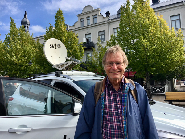 Roland Andréasson pensionär och Säfflebo tycker att man ska bojkotta kött från länder som inte sköter djuren. - De sålde fläskfilé för 49kr i affären jag kommer ifrån som jag skippade med tanke på grisarna.