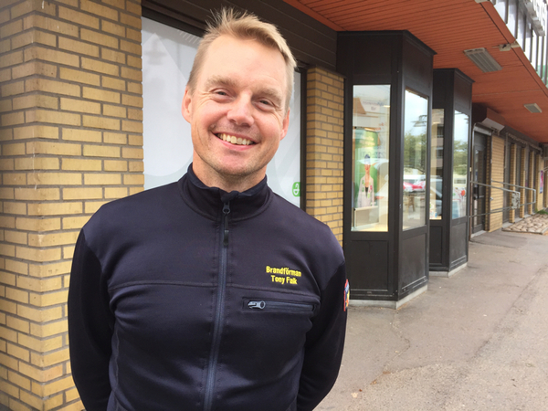 Tony Falk, brandförman, tycker att det är jättekul att Forshaga kommun har klimatstrategin.
- Det är helt rätt riktning.
Han säger att han funderar mycket kring klimatfrågan och vilka val han själv kan göra.
- Det är ju bland annat det här med elbilar och miljöbilar men också återvinning.