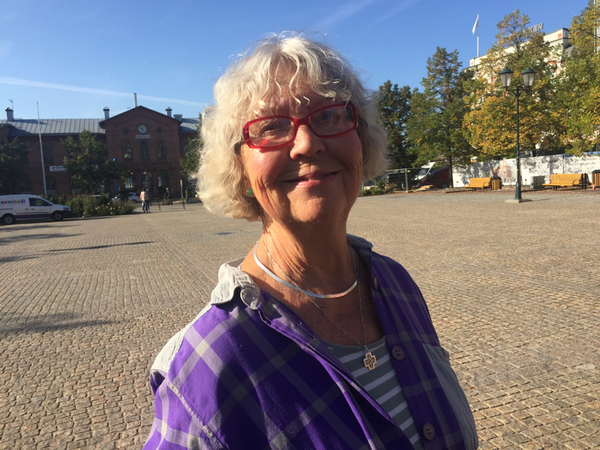 - Det blir för trångt att bygga vid Centralskolan. Dessutom kommer det bli trafikkaos och en hemsk byggarbetsplats under byggtiden, säger pensionerade läraren Meta Flodin.