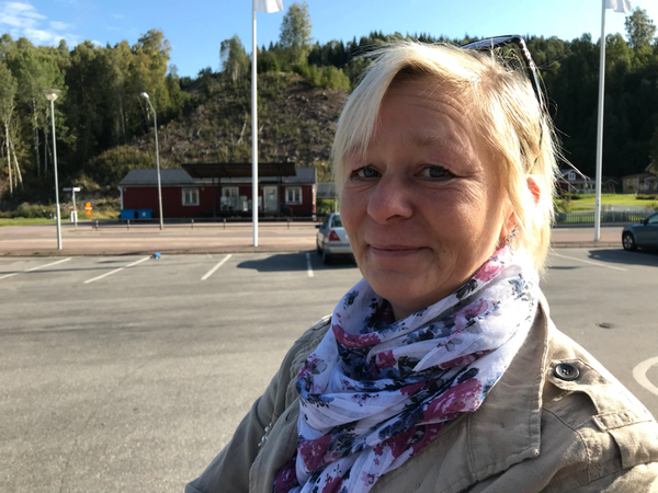 - Vi måste få behålla barnen! De flyttar när de slutat nian. Jag har själv två som har gjort det, säger Jessica Engström . Partierna måste satsa på oss, allt kan inte ligga i Torsby!