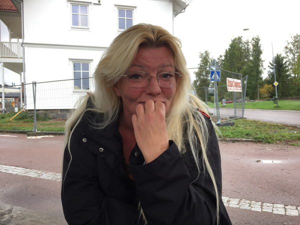 Karen Amundsen bodde i Eda innan hon flyttade till Karlstad för några år sedan. Hon är norsk medborgare men får rösta i kommunvalet.
- Men jag röstade inte. Det hade nog inte spelat någon roll, det hände ändå inget.
Hon säger att ingen av de norrmän som bor i kommunen röstar.
- Nej ingen jag känner.
Hon säger att inget som kommunpolitikerna kunde gjort skulle ha fått henne att bo kvar.
- Nej inget.