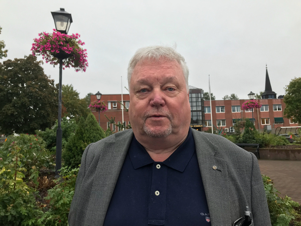 - Den senaste revisionsrapporten säger allt. Det är en allvarlig ekonomisk situation i kommunen, säger Gunnar Andersson, ordförande för revisionsgruppen.
Han är väldigt oroad över kommunens framtid.