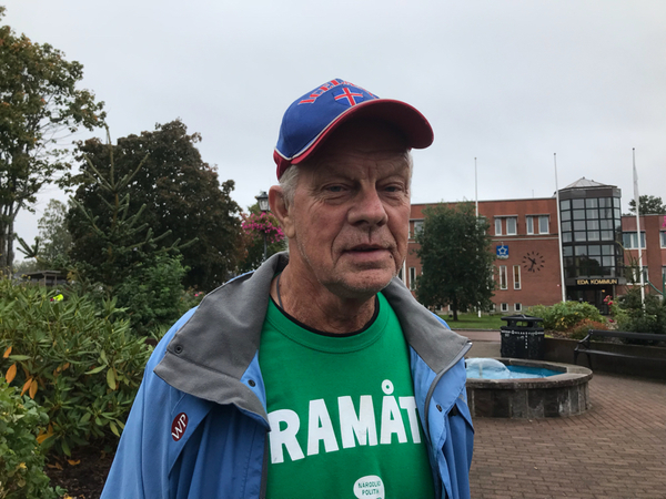 -Det är ju ekonomin vi måste få ordning på, men hur vet jag faktiskt inte riktigt, säger Lars-Eric Andersson(C), ersättare i Kommunfullmäktige.
Han vill dock satsa på närodlat och småföretagande och bra hyror så befolkningen ökar.