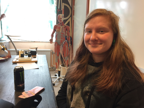 HAPARANDA. Linnea Pasonen 18 år, på Sverigefinska folkhögskolan. ”Jag vet inte vad partierna står för och är rädd att det blir fel. Jag får se om det blir att rösta blankt.”