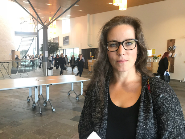 KARLSTAD. Malin Hedberg Larsson, 40: -Jag har inte bestämt mig än. Alla partier är så mainstream så jag vet inte vad jag ska rösta på, det var lättare förr.
Vad blir det som avgör vad du lägger din röst på?
- Förmodligen blir det så att jag röstar på det minst dåliga alternativet.