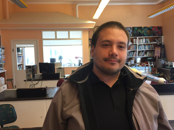 HAPARANDA Johan Martimo, 32 år. Sverigefinska folkhögskolan.”Jag funderar på M eller S. Jag försöker ta reda på vad de gjort för något inte vad de säger att de ska göra. För mig är det viktigt att politikerna håller vad de lovar. Det har varit en hel del valfläsk.”