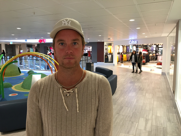 SUNDSVALL. Mikael Törmä, 35 år:
- Jag har ingen koll och jag har inte bestämt mig än. Jag har kollat på lite klipp. Det står mellan tre-fyra partier och vem som är partiledare spelar roll.
