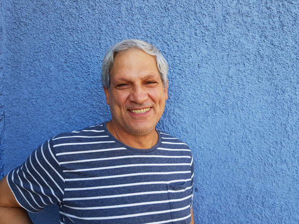 GÖTEBORG, ANGERED CENTRUM. Amir Gol, 63, Angered:
”För mig är det viktigt att vänta till det sista. Jag tittar på tv varje dag efter jobbet om valet och vill se vem som har mest rätt enligt mig.”