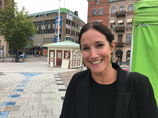 Madelene Schreiner, 44 år, Sundsvall:
- Jag är fortfarande lite osäker. Det står mellan två partier. Det beror på om jag ska rösta taktiskt eller inte.