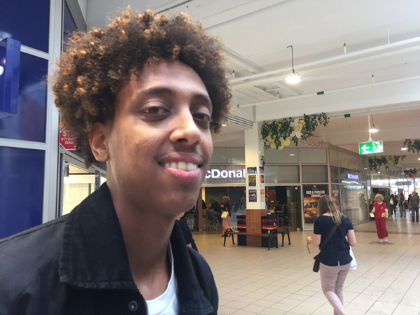 ANGERED. Nadir Abdulkader, 22 år, Angered: ”Jag vet inte vad jag ska rösta. Jag måste läsa på mer på hur partierna kan hjälpa andra och mig, för min framtid och även mina framtida barn. Men det är klart jag ska rösta, det är viktigt”.