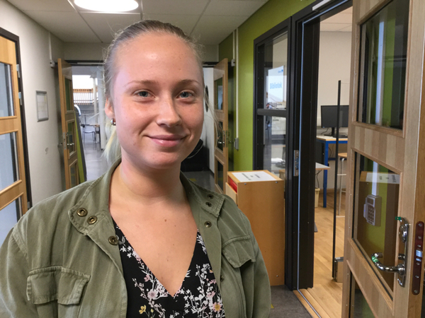 LAHOLM. Lovisa Wastesson, 18, Östra Karup, Båstad, har bestämt sig för vad hon ska rösta på, bland annat tack vare olika tester.
- Man har en egen bild av va det är man vill och det gjorde det tydligare med tester.
- Både ideologi och sakfrågor är viktigt. Jag bestämde mig för någon vecka sedan bara.