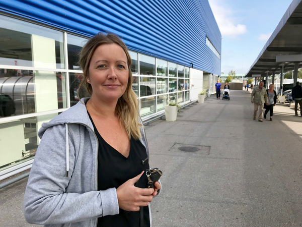 SKÄRHOLMEN. Anna Larsson, 39 år, Huddinge: ”Jag har följt debatten och bestämt mig till 90 procent. Det ska mycket till att jag ändrar mig. Jag tycker sjukvård, barnomsorg och välfärd är de viktigaste frågorna.”