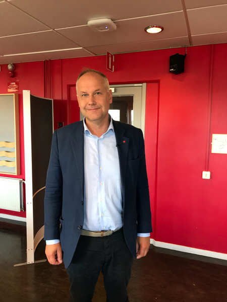 Vänsterpartiets ledare Jonas Sjöstedt är med i Sverige röstar-studion om runt tio minuter.