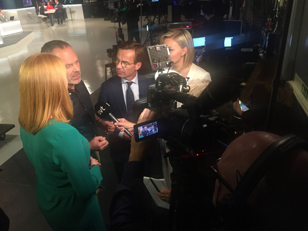 SVT:s politikreporter Kerstin Holm intervjuar de fyra Allianspartiledarna.