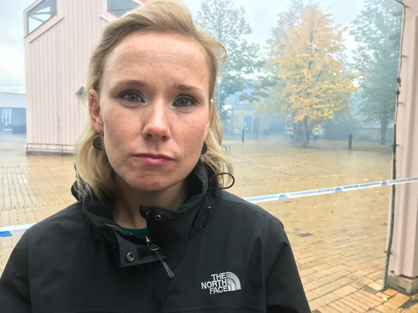 Hur tufft slag är det här för Uppsala?
- Det är jättetufft och jag känner en oerhörd sorg. Mina tankar går nu till både elever och våra medarbetare på skolan som har en oerhört tuff situation.
Det säger kommunalrådet Caroline Hoffstedt (S) efter att hon och kommunalrådet Erik Pelling (S) uppdaterat sig om läget o stöttat personalen som samlats i Gottsundakyrkan. 

Hur ska ni ta det här vidare?

- Nu närmast handlar det om att inrikta arbetet så att eleverna kan komma tillbaka till undervisningen. 
