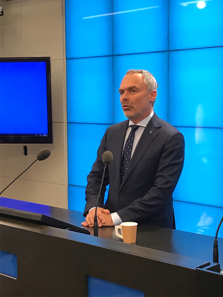 Om Alliansen och S skulle bilda regering vore det en bra lösning för Sverige, säger Jan Björklund (L).