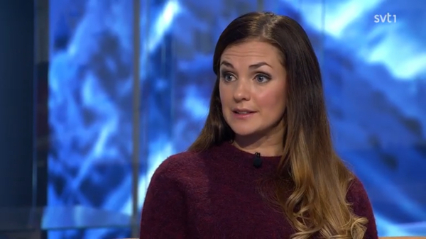 Ojalas svar på vad skillnaden mellan Kalla och Johaug är: ”Den skillnaden ligger nog mest i generna! Skämtåsido. Men ändå inte.. för TJ har en extremt hög lägsta nivå, en uthållighet som nästan är ovanlig. Även en mjölksyratålighet som är extrem. En annan god egenskap hos TJ är att hon nästan aldrig är sjuk och skadad, kan träna utan avbräck. Men de båda är bra uppfärskade som behöver jobba med sin plattåkning. Kalla har ju gjort ett stort jobb med att förbättra mjölksyratåligheten, något år till med det kommer nog höja hennes lägsta nivå än mer.”