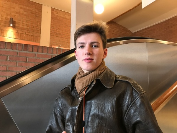 Julian Erlandsson, Atlanta Georgia
- Man ska inte ser ner på kvinnor, så metoo bra .