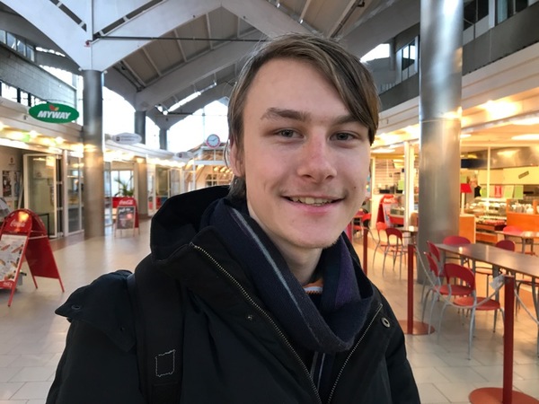 Oliver Johansson, Värnamo.
-Jag har personligen inte råkat ut för och ingen jag känner heller. Men det har påverkat i världen, jag tror folk har insett att det var viktigt. Men vissa tog det för långt och överdrev lite.