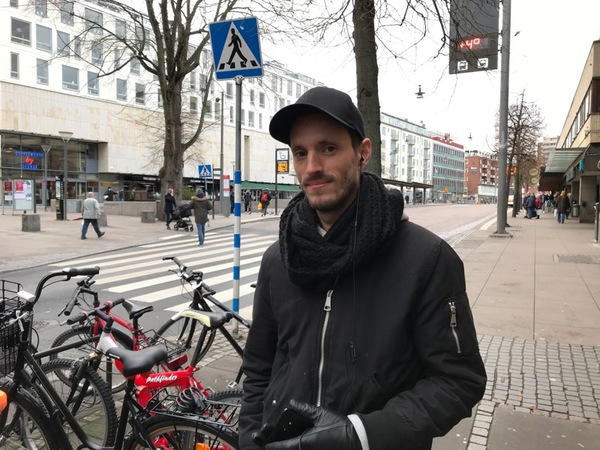 Jonathan Köping, Huskvarna
-Jag känner att det är positivt, jag har
alltid tänkt på detta. Mina kompisar är lite anti, vi sitter inte direkt och diskuterar det. Jag tror att detta kan gå åt båda hållen, men att det håller i sig i ett tag.