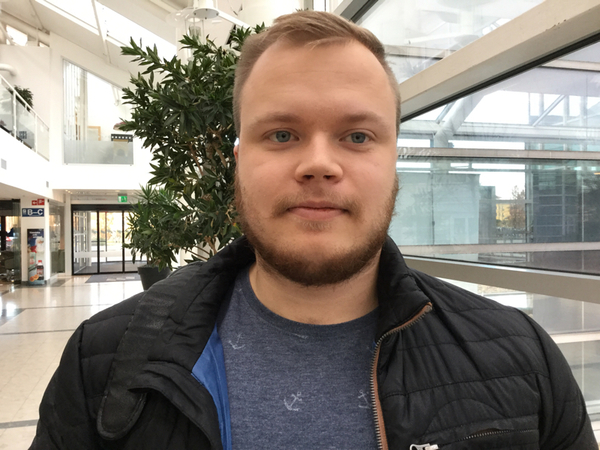 Niklas Koskela, Halmstad:
- Jag har inte påverkats personligen, jag har alltid haft samma uppfattning. Jag tycker själv att jag alltid behandlat killar och tjejer lila men märker att andra kanske tänker till lite.
- Jag blev egentligen inte överraskad över hur måna vittnesmål som kom. Det kanske har lett till någon förändring, men jag vet faktiskt inte.