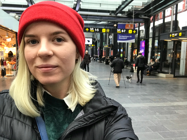 SVT Nyheter Skånes reporter Sofia Ekhem pratar klimat på Malmö centralstation. Härifrån tar tiotusentals malmöbor tåget runt om i landet och ut på kontinenten.