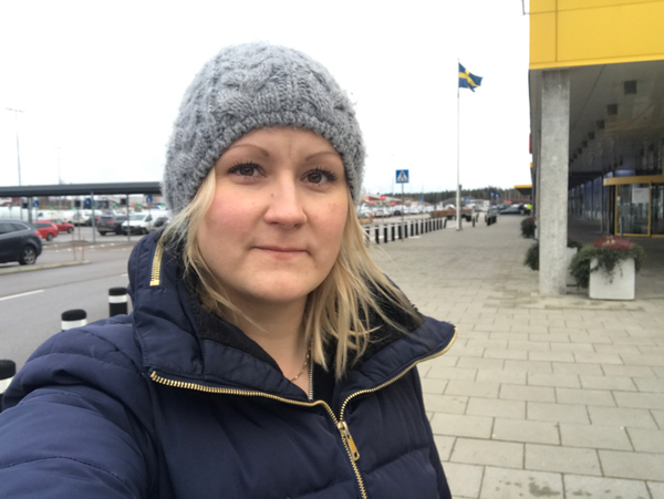 Svt Nyheter Smålands reporter Rebecca Karlsson är nu på plats vid Älmhults handelsplats för att höra vad människor här tänker kring klimathotet.