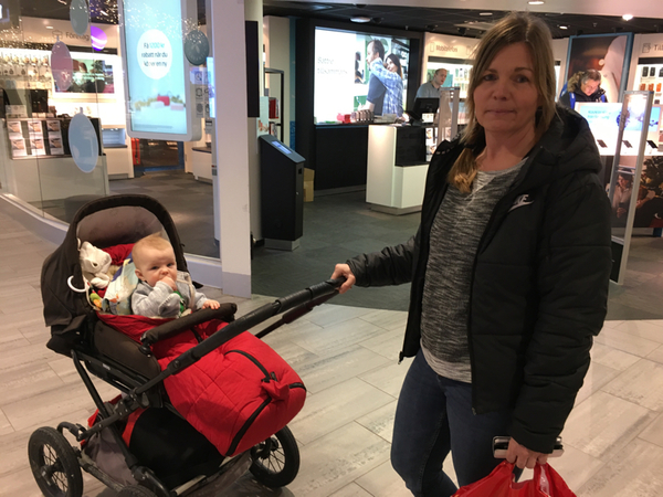 Jennie Gällstedt, 41 år, Jättendal:
- Jag köper kläder på second hand, som jag sedan säljer vidare. Källsortera har jag gjort i många år också tar jag med egen kasse när jag handlar.