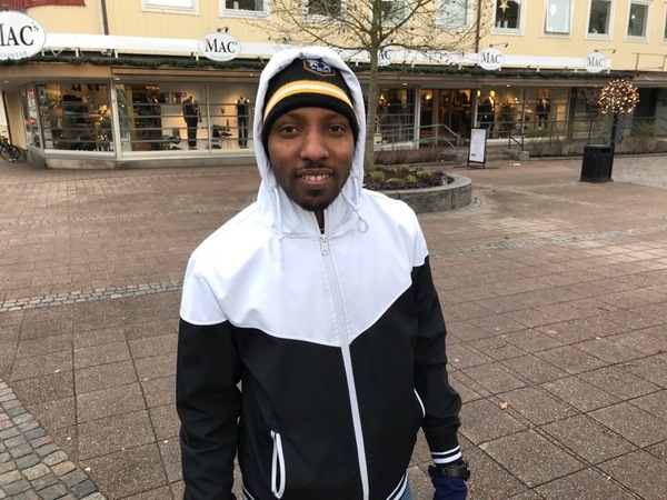 Nigasi Hedgu, 25 år från Gislaved
- Jag går mycket och cyklar. Det är bra för miljön. Jag är inte orolig över klimatet.