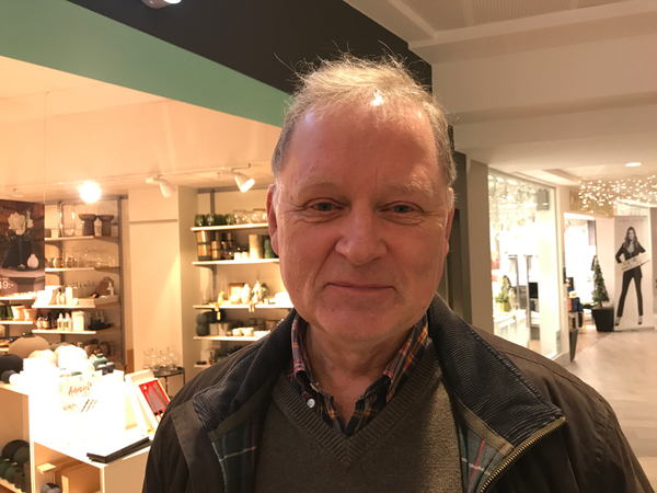 Sture Lundkvist 68 år från Sundsvall:
- Jag sorterar och komposterar och äter mindre kött nu än tidigare. Jag tror att den här uppvärmningsperioden vi är inne i är problematisk.