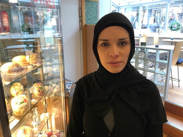 Värnamo: Hebba Daboyr, 31 år.
- Jag sorterar soporna. Försöker slänga mindre och även köpa mindre. Jag har alltid tygkasse till affären.