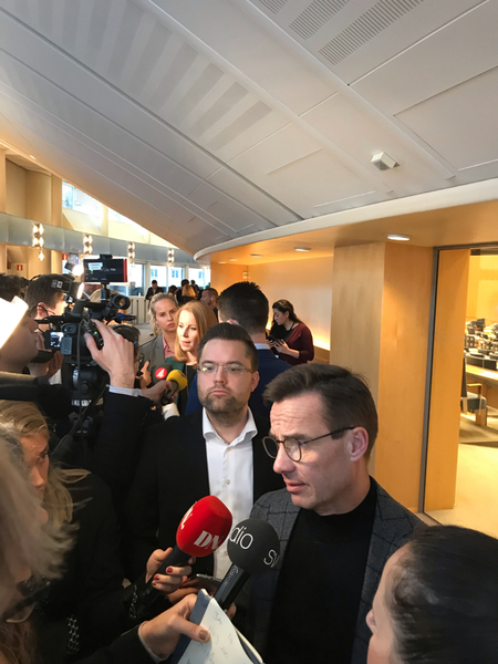 -Jag står till förfogande för att bilda en borgerlig regering, säger Moderaternas ledare Ulf Kristersson.