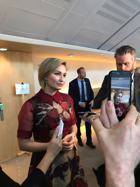 -Vi står vidöppna för en stark Allians, säger Kristdemokraternas ledare Ebba Busch Thor, som också medger att Alliansens täta diskussioner avtagit när Liberalerna och Centerpartiet förhandlat med Socialdemokraterna.
