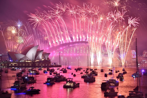 Nyårsfyrverkerierna vid Harbour Bridge och Operahuset i Sydney den 1 januari 2019. Foto: Peter Parks/AFP.
