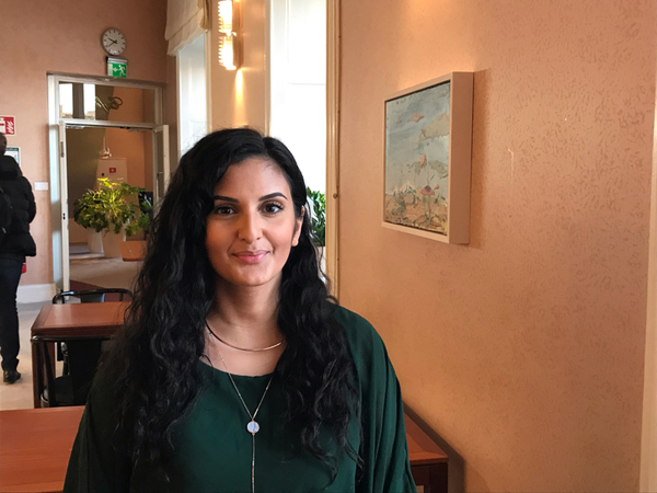 Jag är på plats och kommer att hålla er uppdaterade med det senaste.